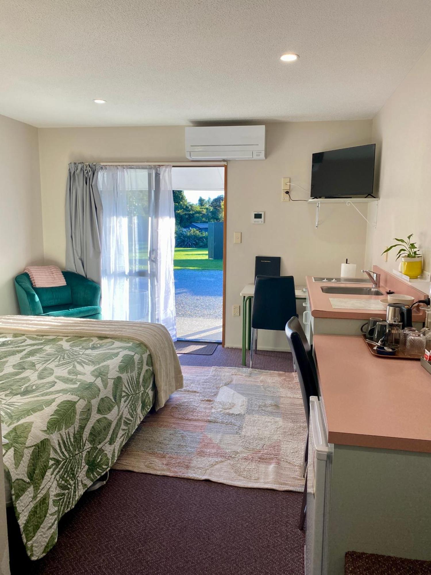 Heritage Park Motel 3*