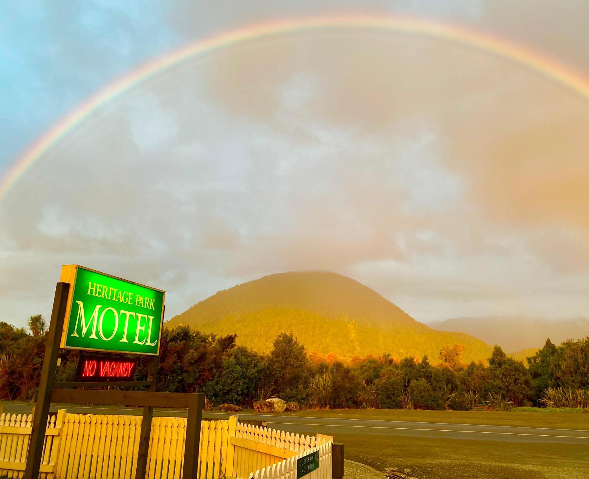 Motel Heritage Park 3*