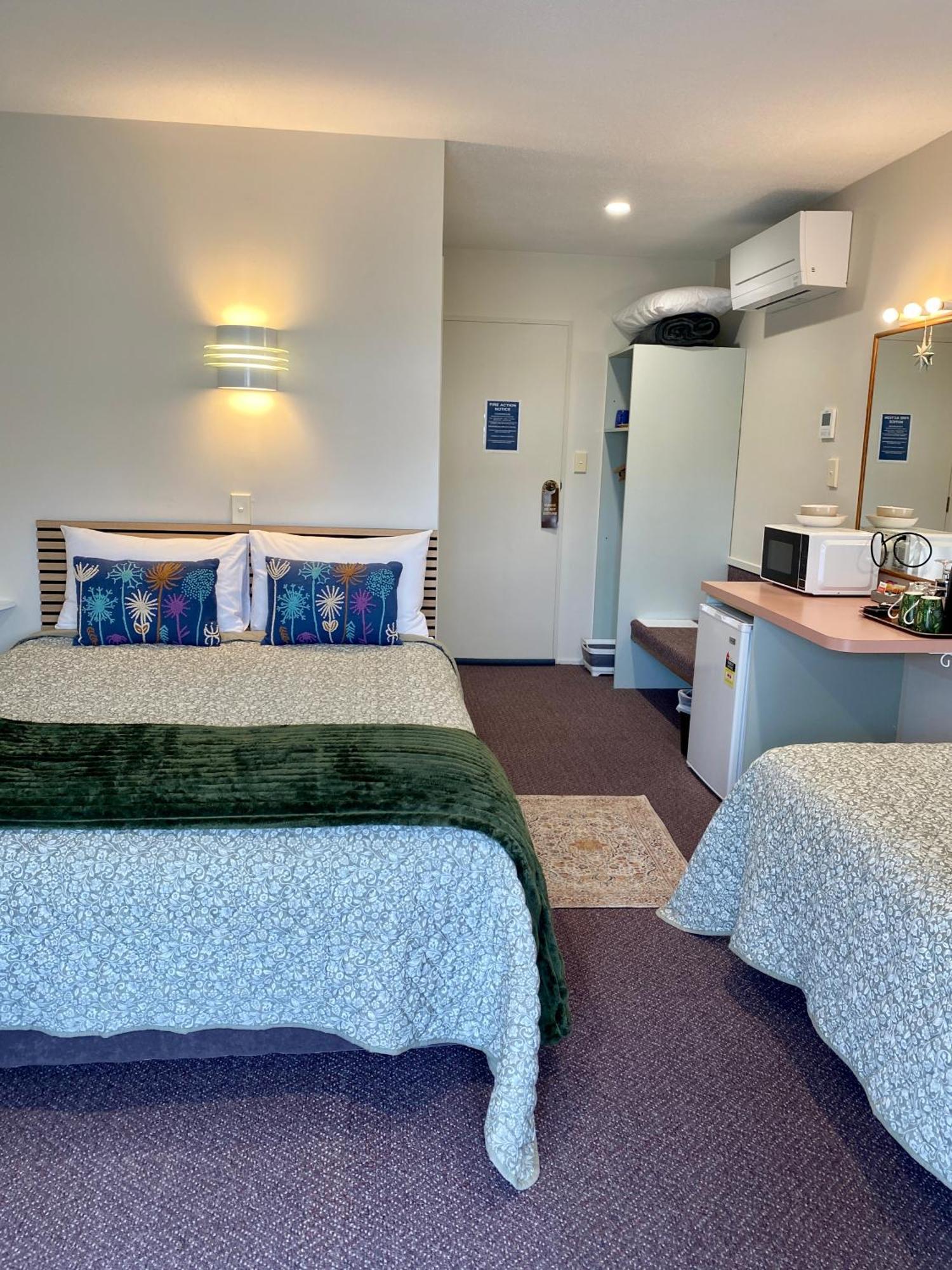Heritage Park Motel 3*